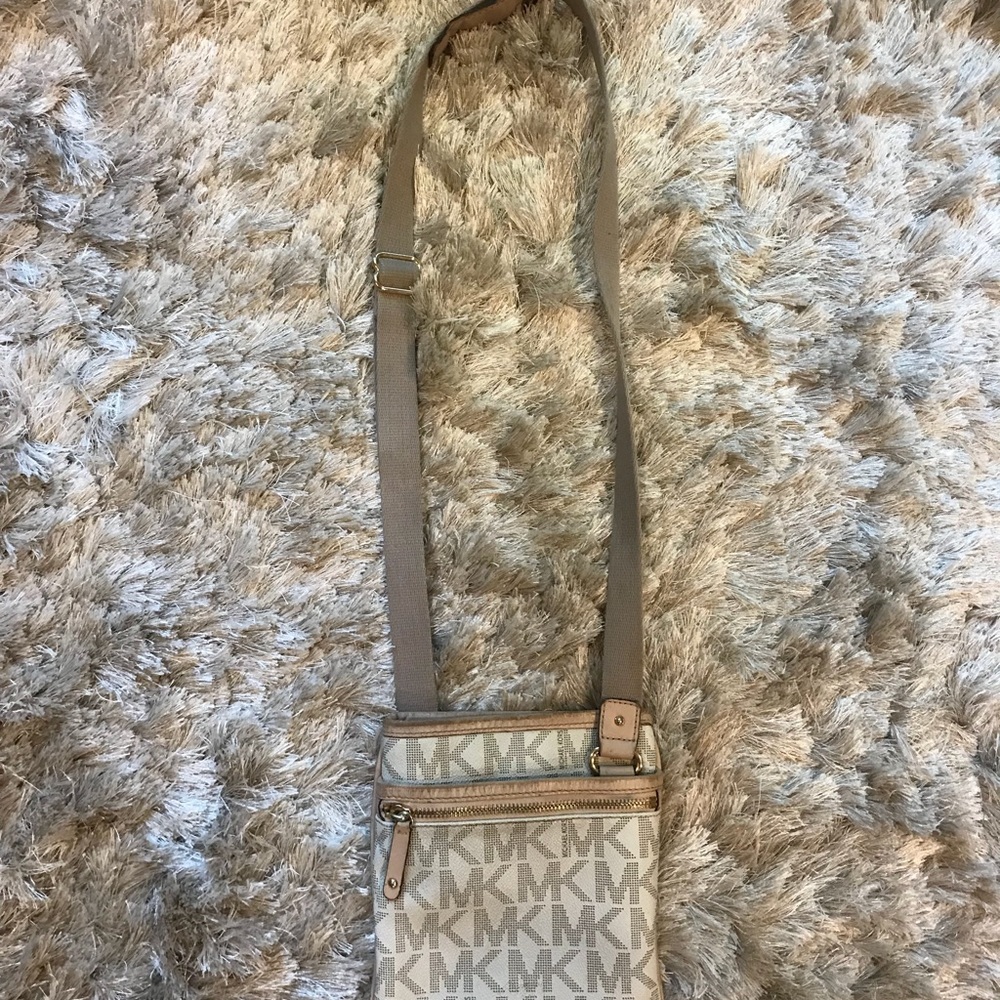 Michael Kors crossbody bag - Picture 6 of 6
